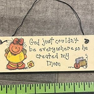 Charming Mom Sign with Heartfelt Message